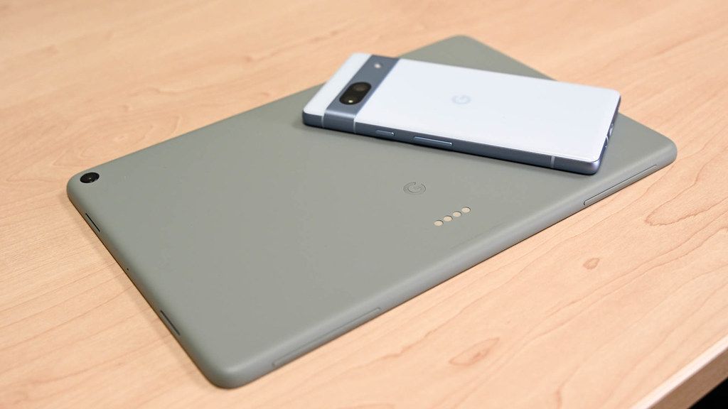 The Google Pixel Tablet with a Google Pixel 7a