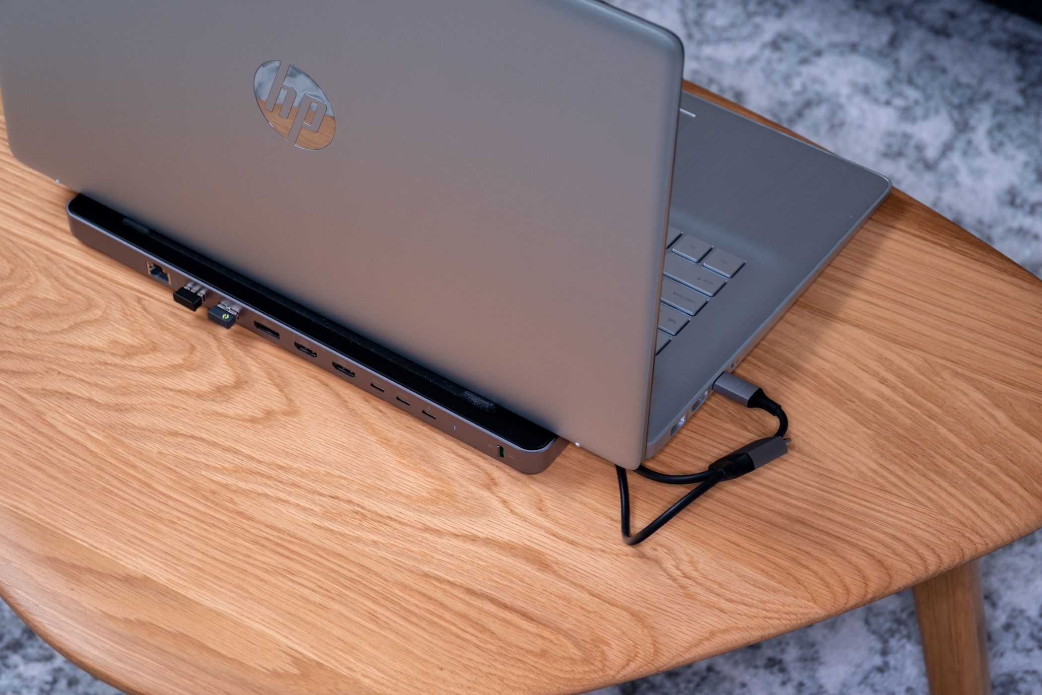 satechi dual dock stand under laptop