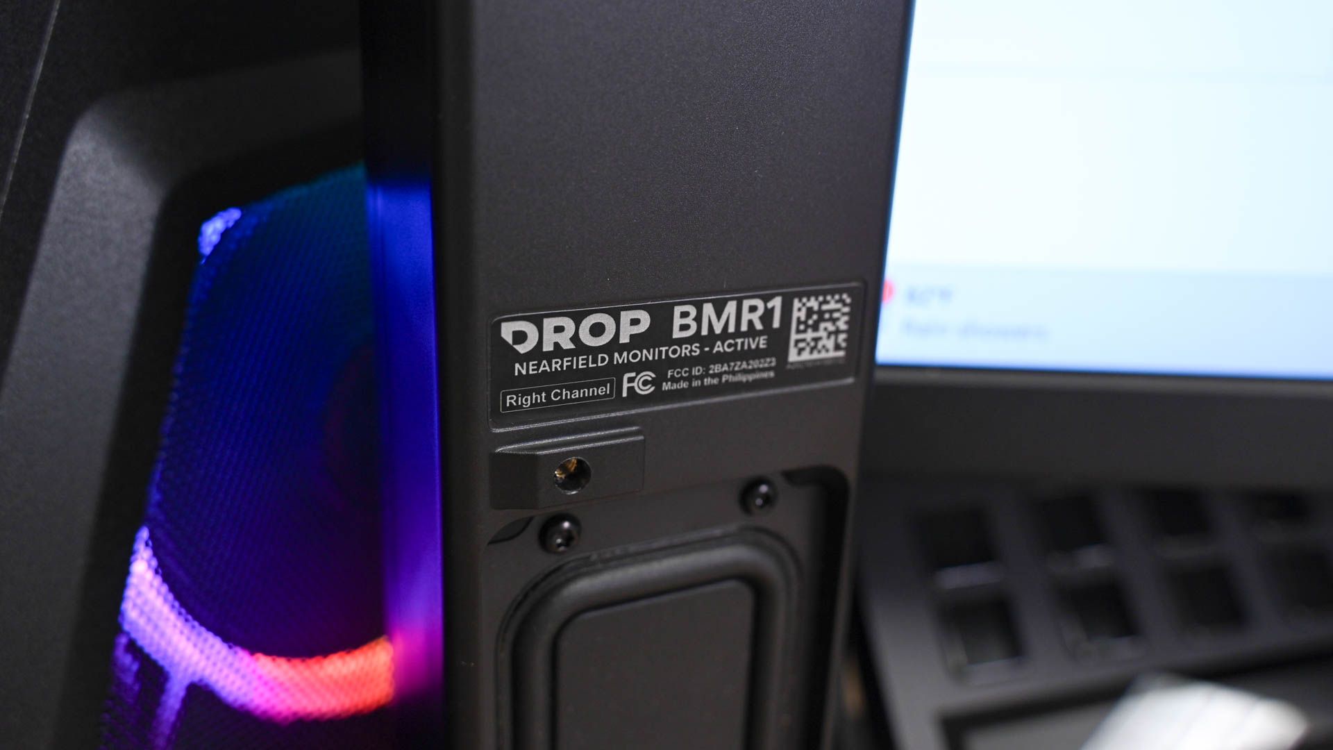 Drop BMR1 V2 Nearfield Monitors ＆ GRILLE Drop BMR1 Nearfield Monitors Review: Great Sound, Tiny Footprint