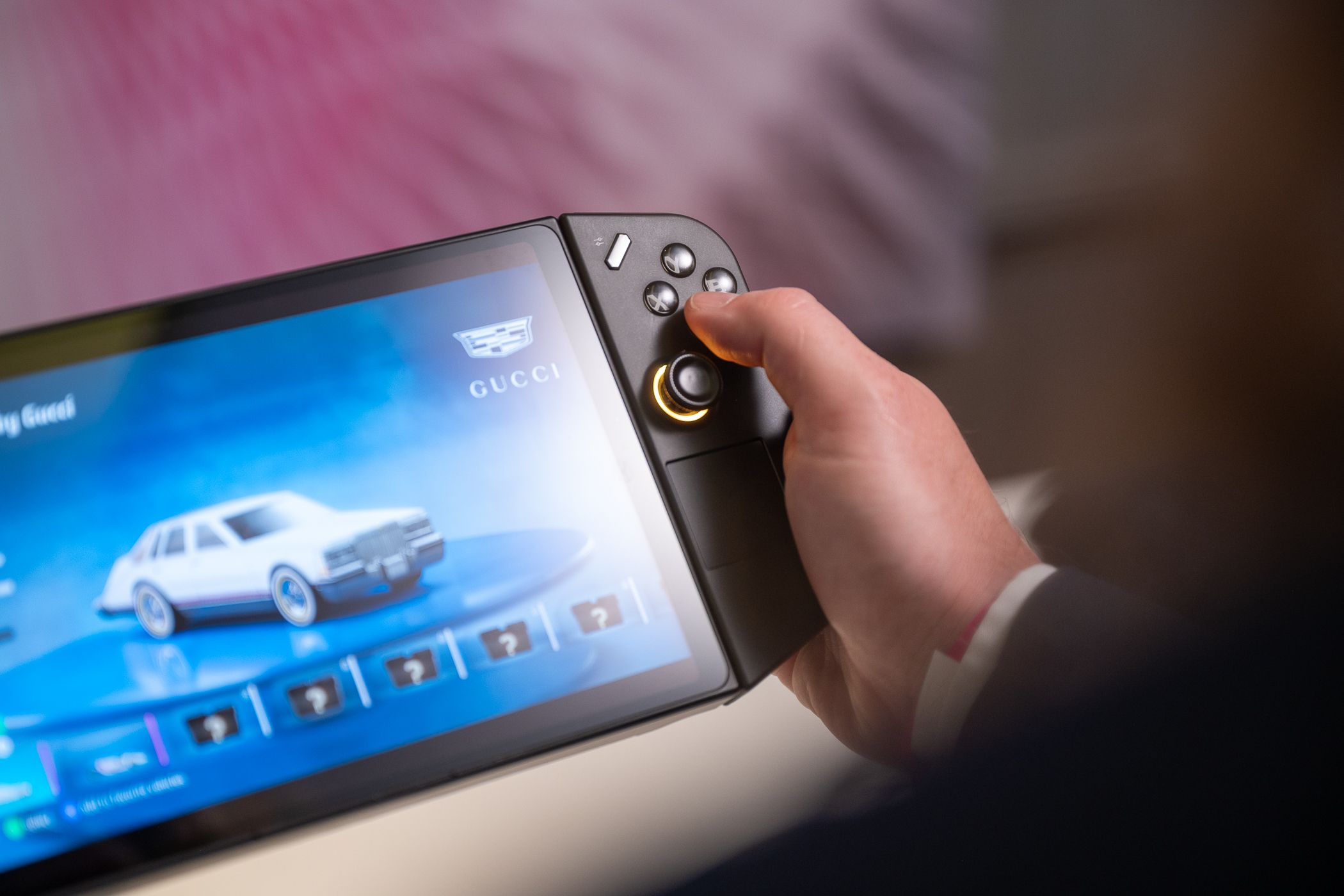 Lenovo's First PC Gaming Handheld Mimics the Nintendo Switch