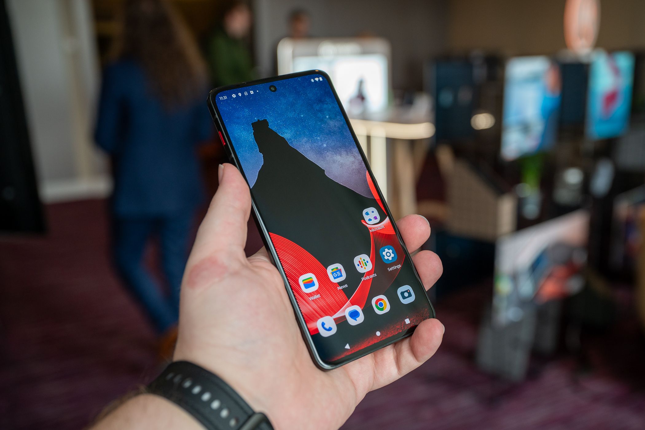 Android Phone Vibrating Randomly? Here's How To Fix It