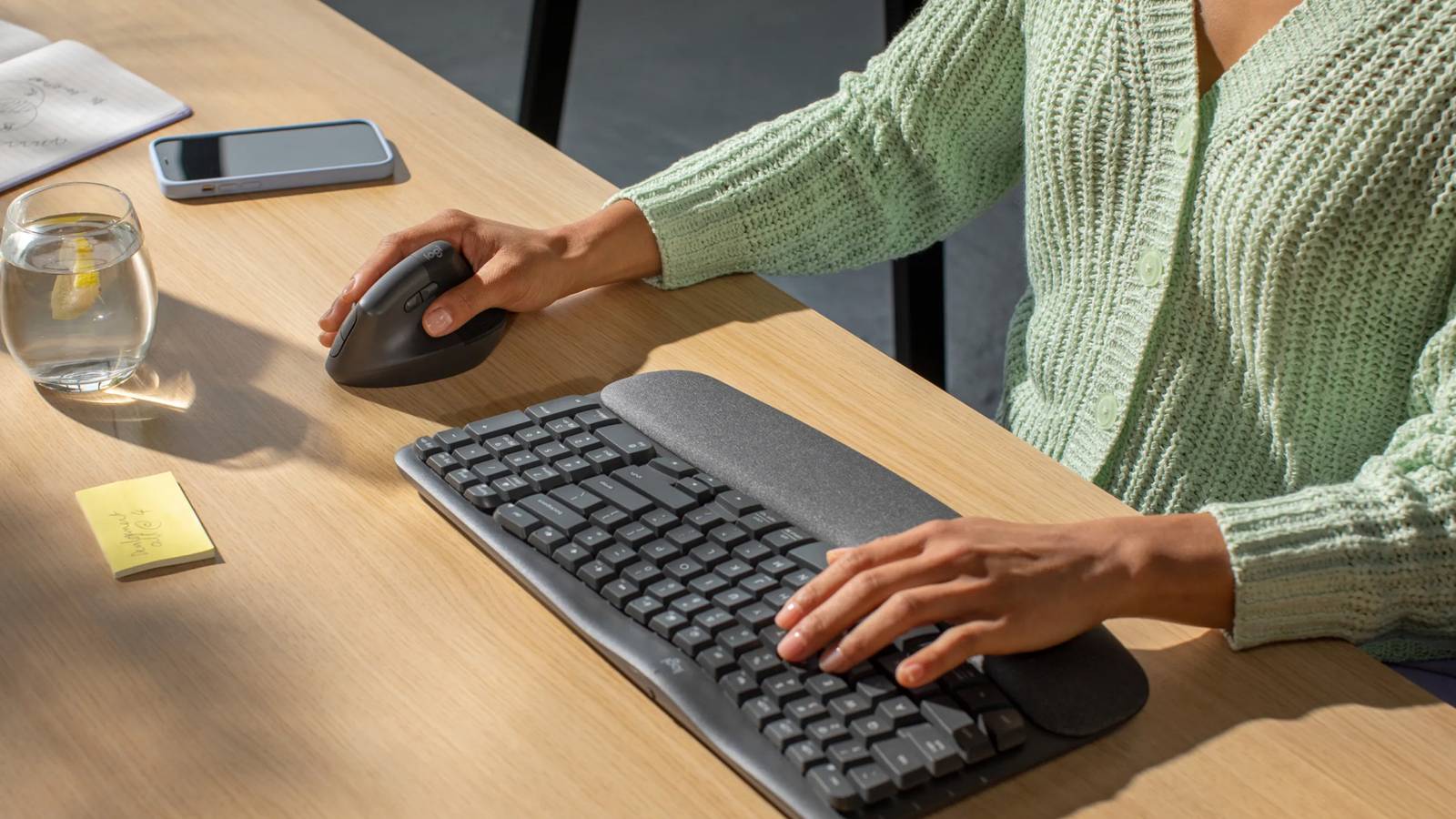 Microsoft’s Ergonomic Keyboard Is Gone, but Logitech Has a Replacement