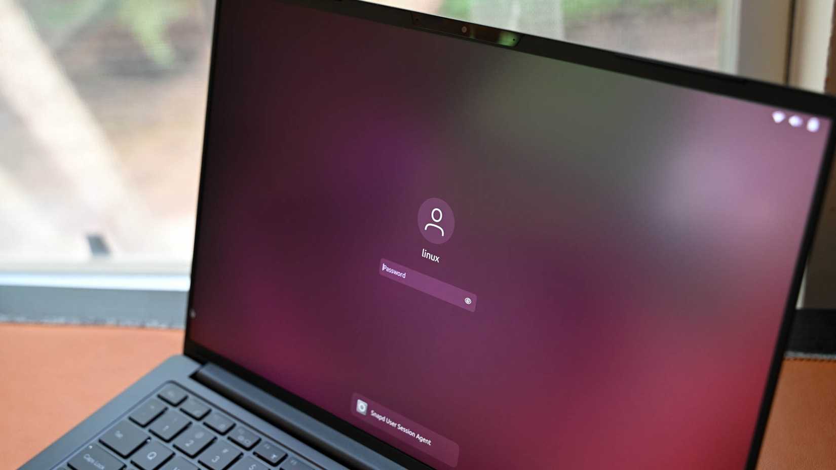 The lock screen of a Linux PC.