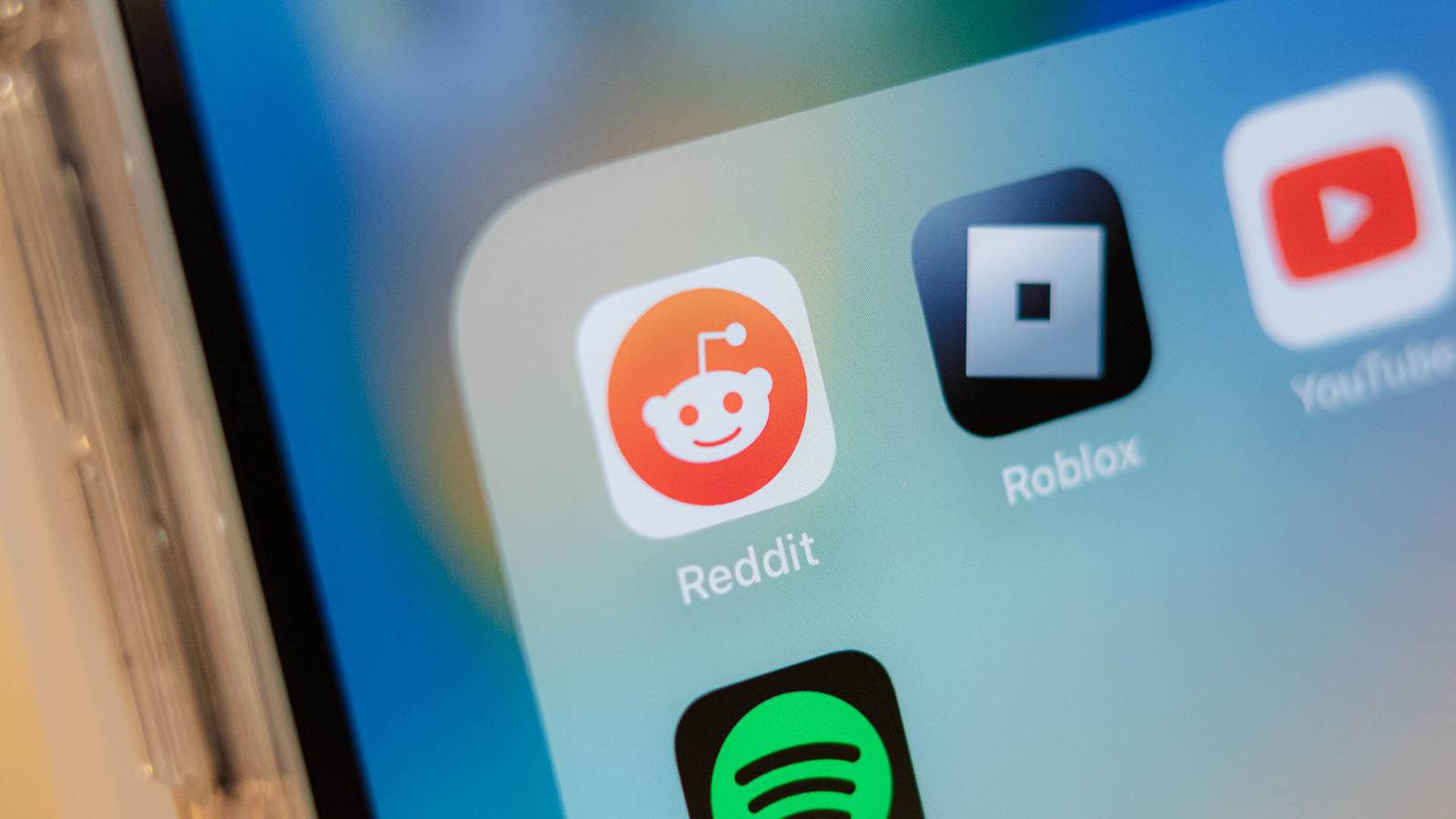 How to Send a Message via Chat or Messages on Reddit