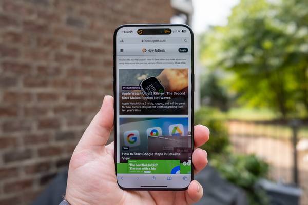 How-To Geek webpage running on the Apple iPhone 15 Pro Max