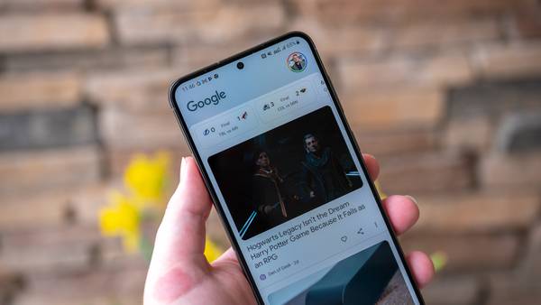 Google Discover showing news on the Samsung Galaxy S23+