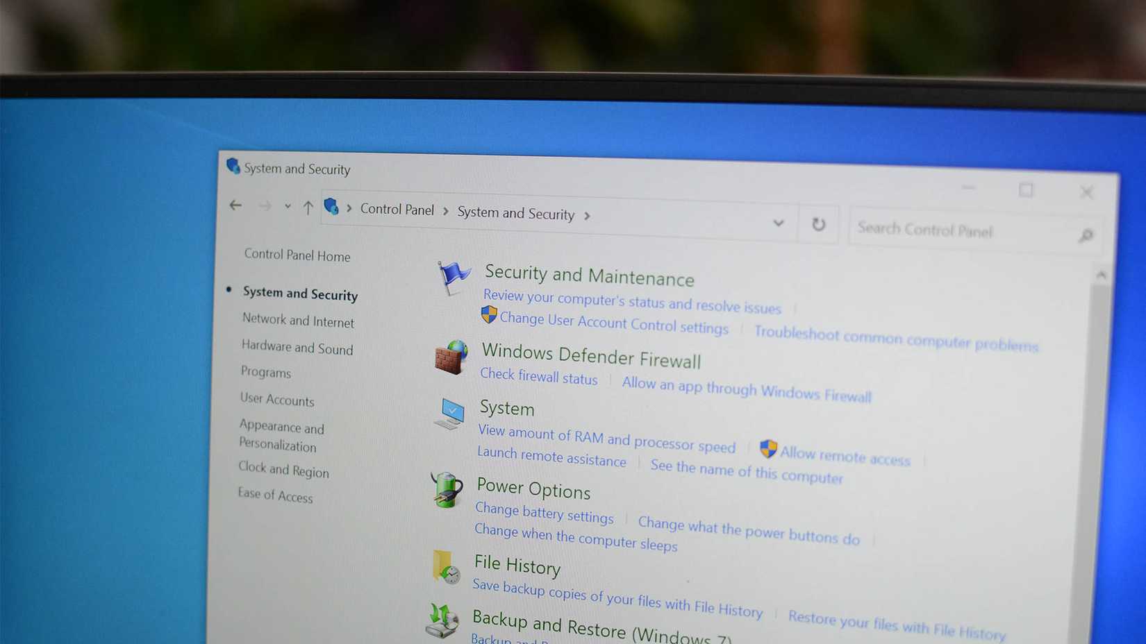 Configurações de sistema e segurança no Painel de controle.