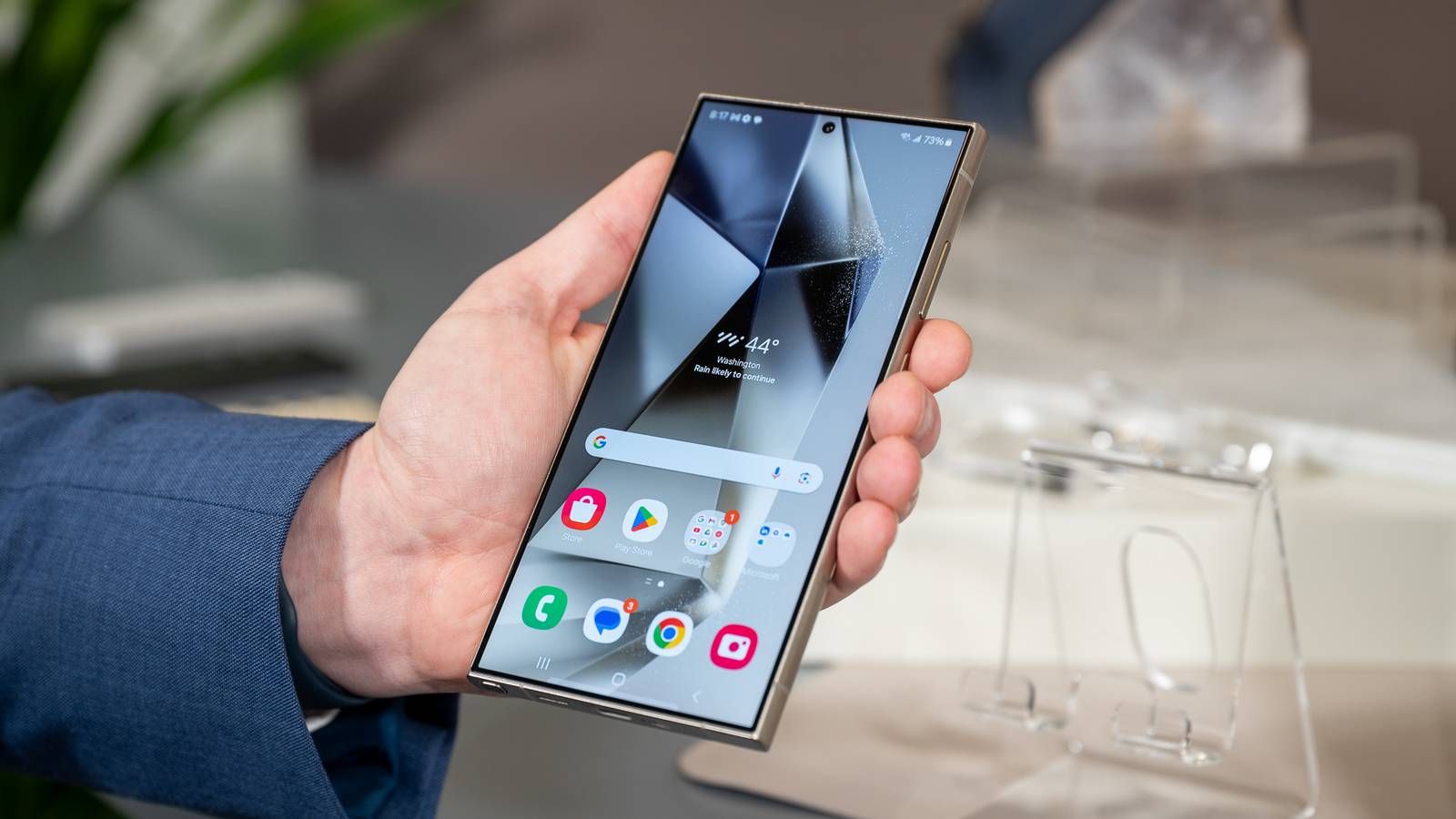 How to Change the Size of Text, Icons, and More in Android