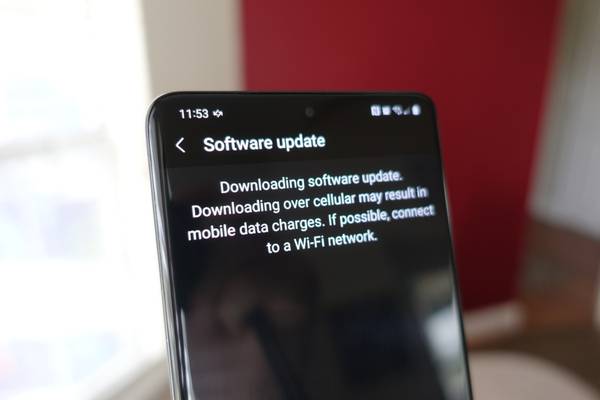 Galaxy S21 Ultra getting an update. 