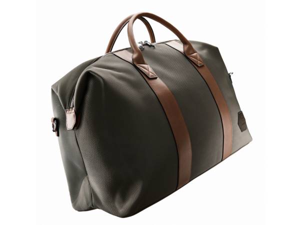 Duffel bag in forrest color.