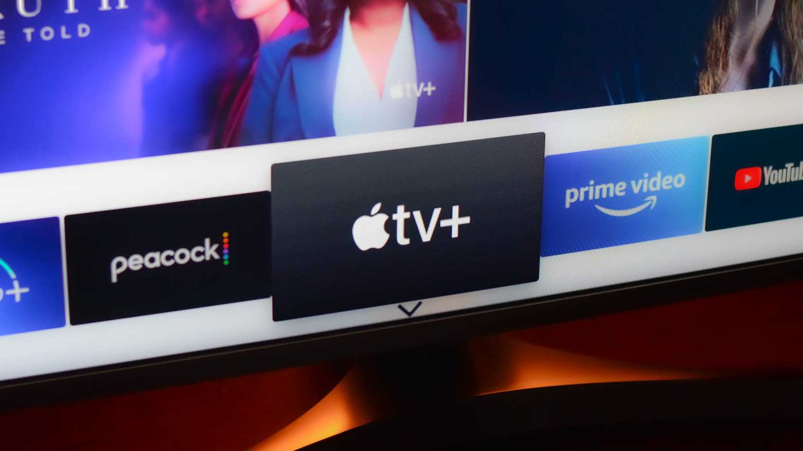 Логотип Apple TV на смарт-телевизоре