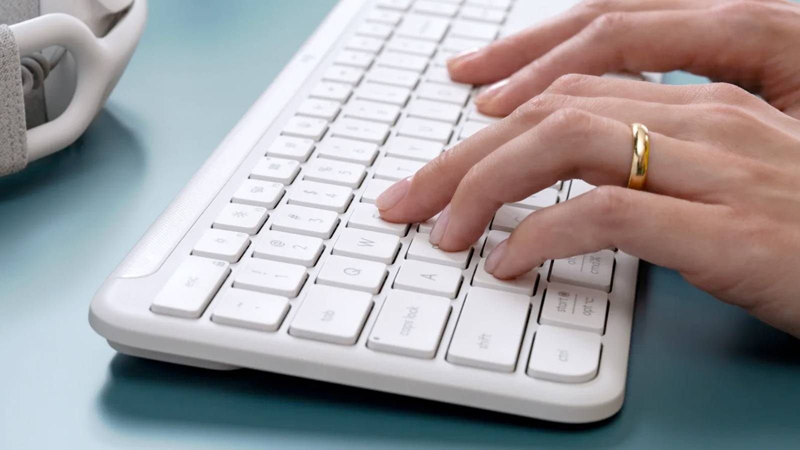 Logitech's New Signature Slim Keyboard Combo is for Multi-Device Desks