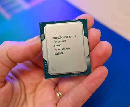 Front of the Intel Core i5 Gen 14 CPU.