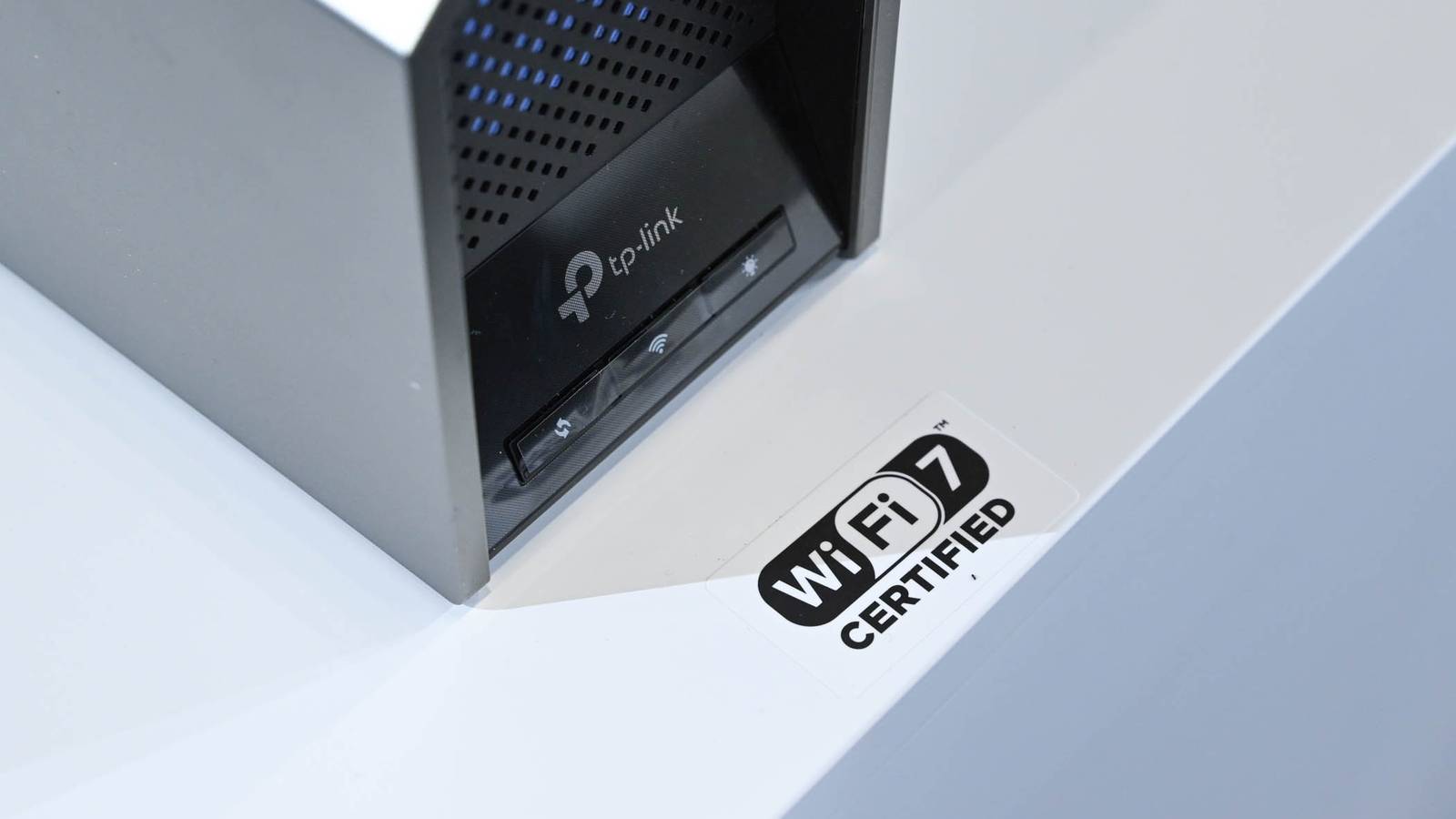 Wi Fi Vs Internet The Key Difference Explained And Why It Matters