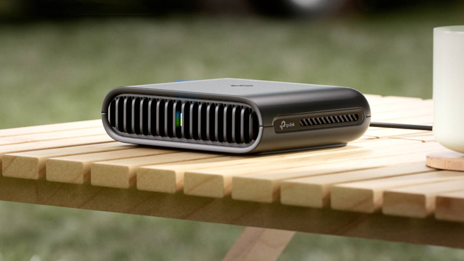Travhawk Router TP-Link’s New Travel Router Is a Do-It-All Hotspot