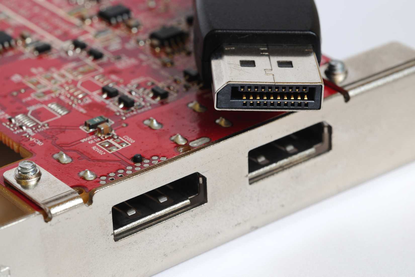 Here's Everything You Can Do With the Ports on Your Monitor