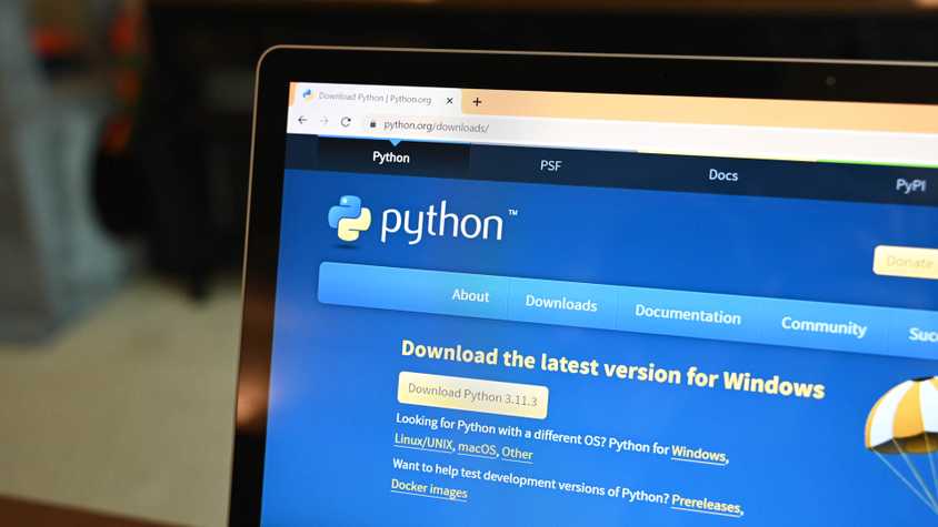 Laptop Con Python Python Beginner's Guide to Processing Data