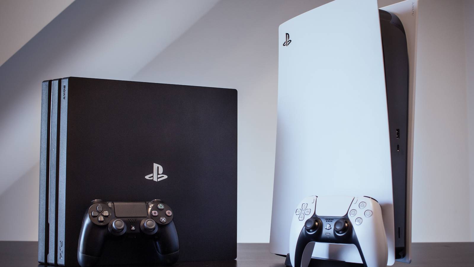 Seis títulos esenciales de PS4 y PS5 en formato físico que mantienen su valor y relevancia en 2026