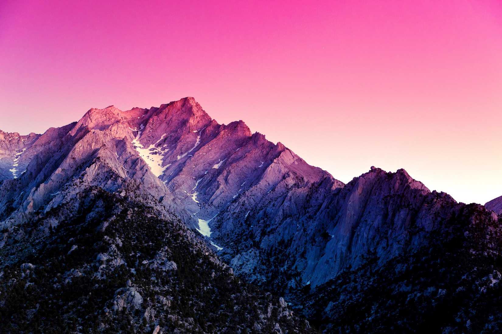 Nexus 5 Pink Mountains wallpaper.