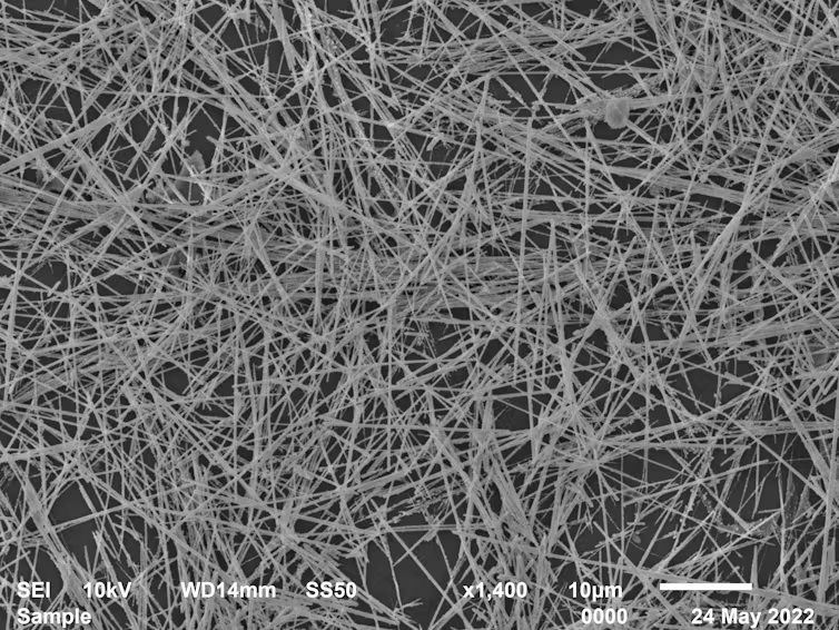 Silver nanowires designed to form a neural network.