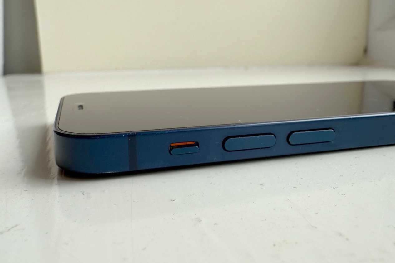 How to Turn Off Silent Mode on an iPhone How to Turn Off Silent Mode on an iPhone