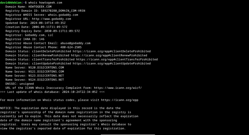 O comando whois em howtogeek.com é executado no terminal Linux.