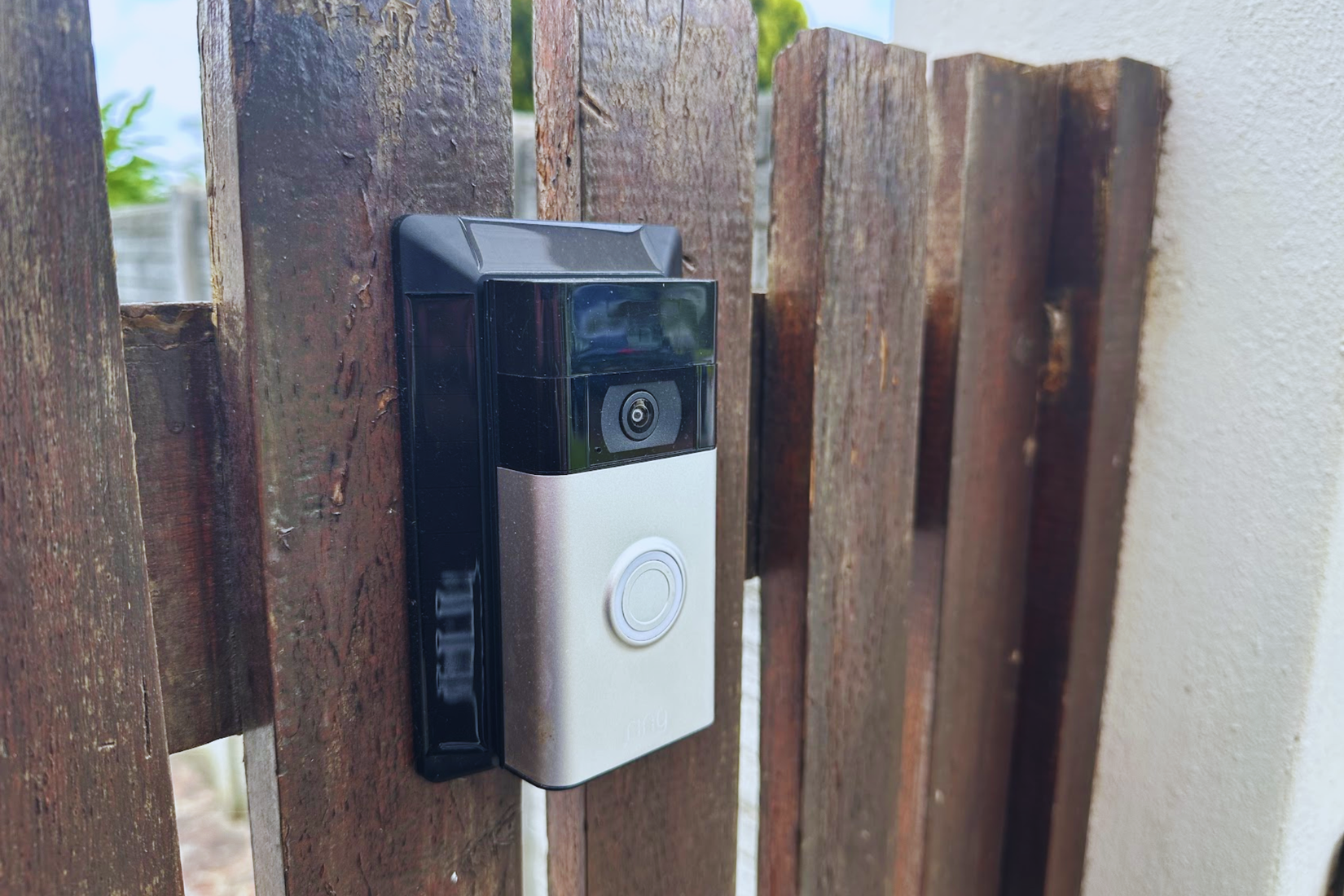 Why Solar Powered Smart Doorbells are the Best