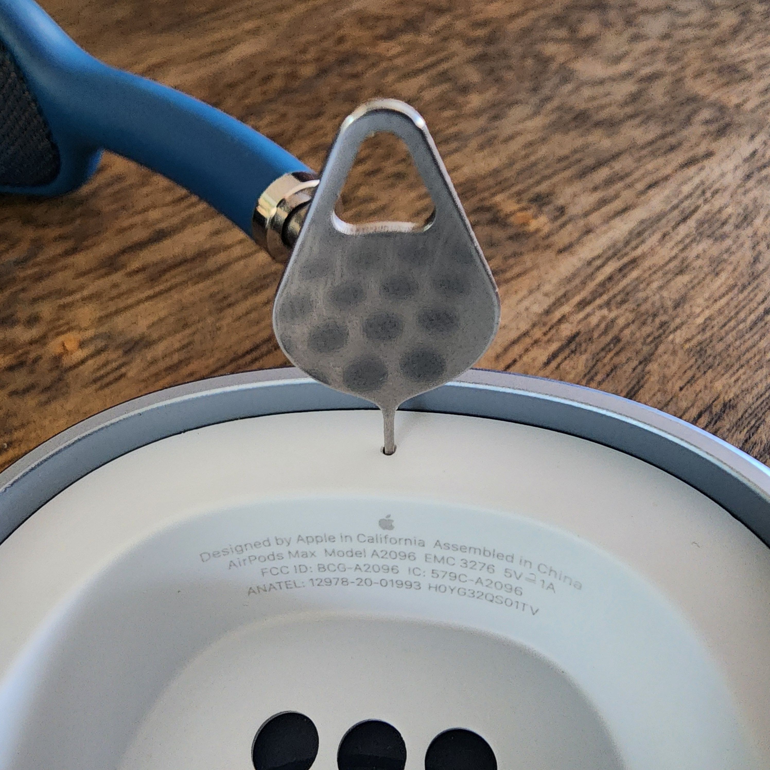 AirPods Max Not Working? Try Removing The Headband