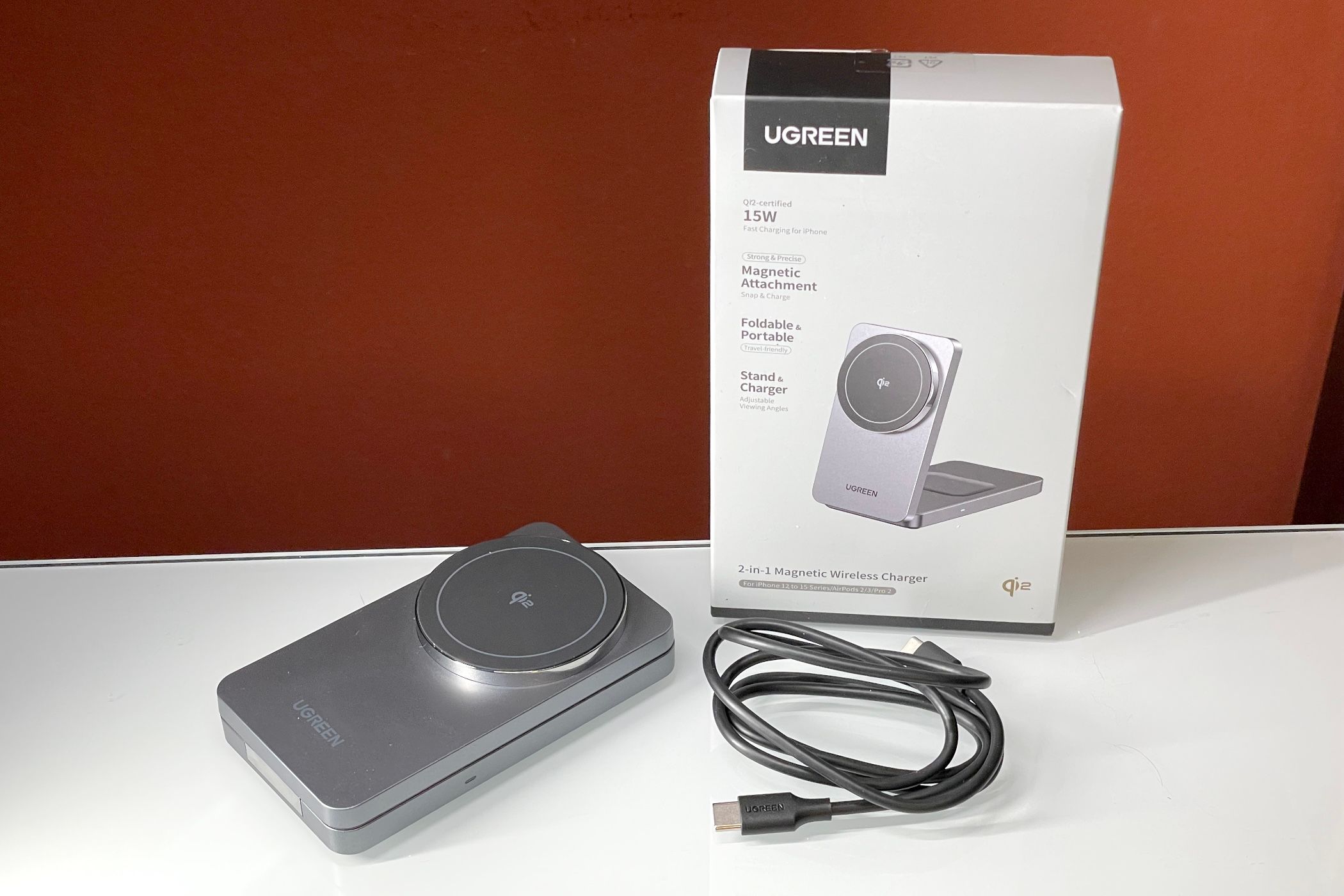 Embalagem MagFlow Qi2 e conteúdo da caixa.