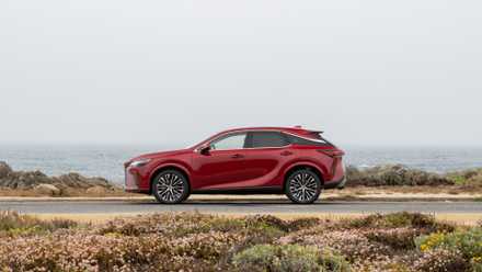 Side profile shot of a 2025 Lexus RX 350h