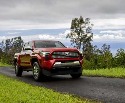 Front 3/4 shot of a 2025 Toyota Tacoma