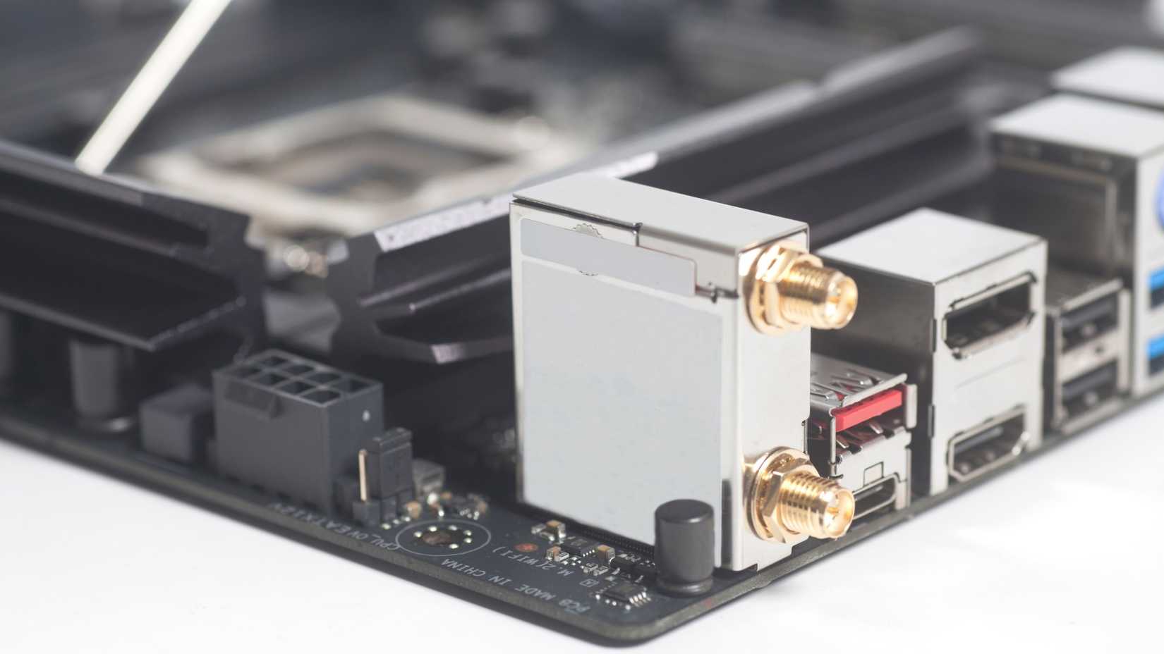 Pc Router Built In Built-In Wi-Fi vs. Add-In Cards: A Modern PC Gamer Builder's Guide