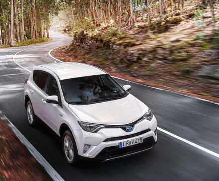Front 3/4 shot of a 2016 Toyota RAV4