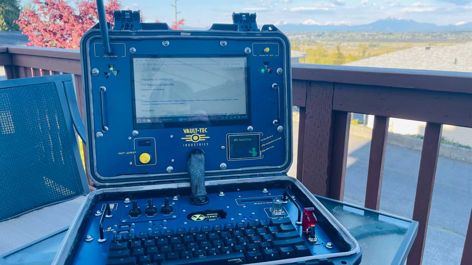 Nokia Cyberdeck Building Cyberdecks Is the Geek Hobby You Need to Check Out
