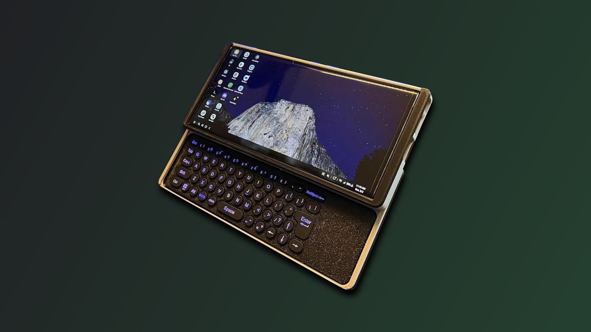 A 3D Printed Keyboard Case Turns an Old Samsung Phone Into a Mini Laptop