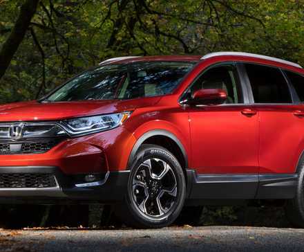Front 3/4 shot of a 2017 Honda CR-V