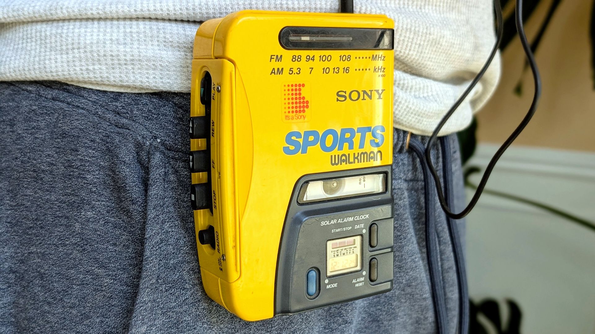 Why I Bought a Walkman Cassette Player From 1988