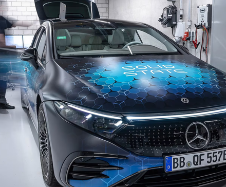 Mercedes-Benz EQS на испытаниях с твердотельной батареей