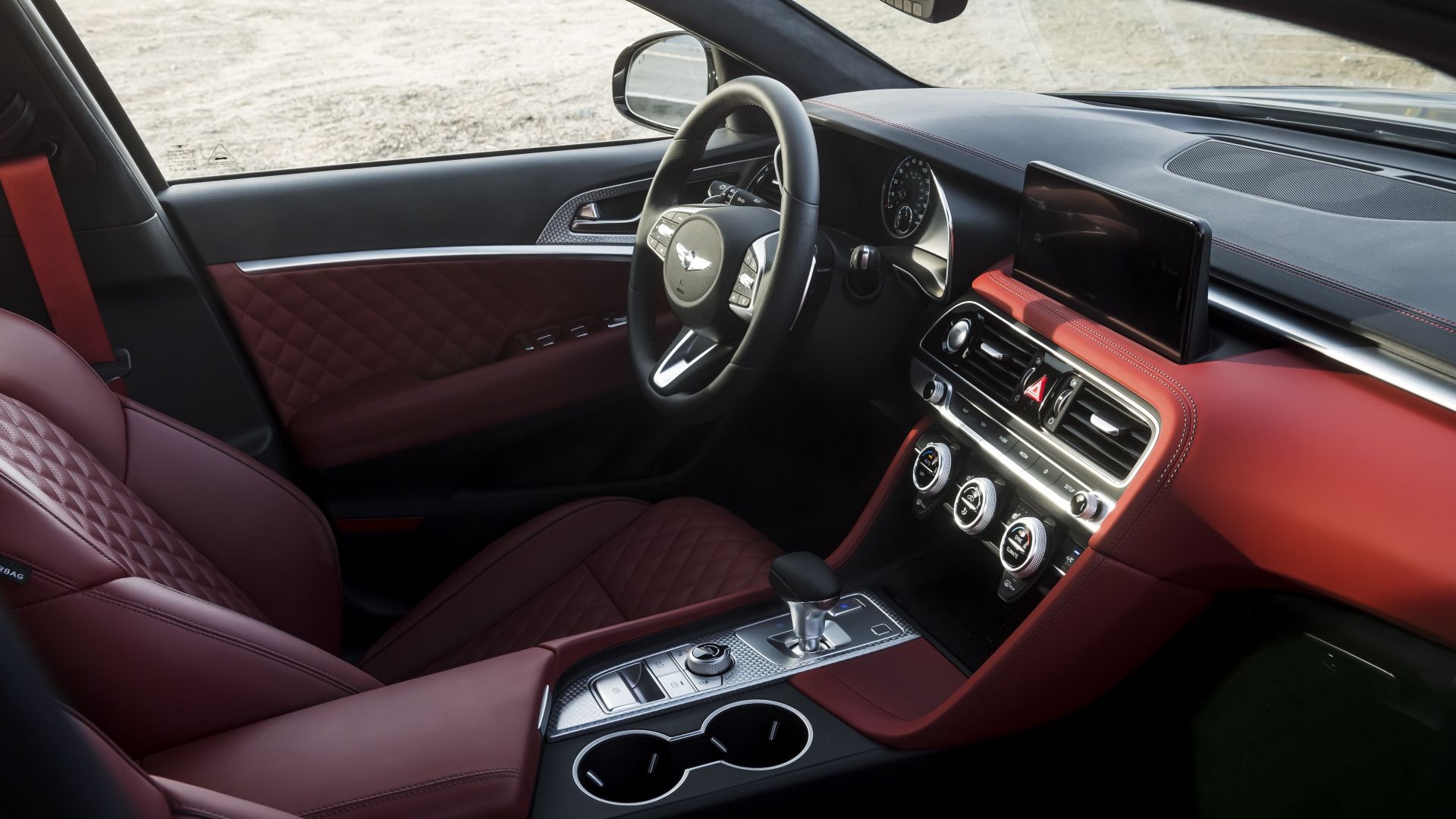 Plan intérieur du tableau de bord d'une Genesis G70 2025