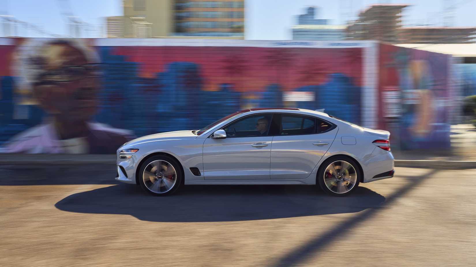 Profil latéral d’une Genesis G70 2025