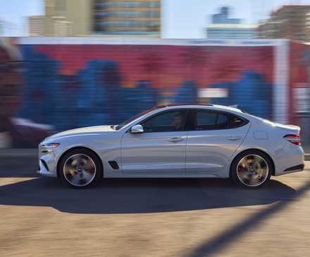 Side profile of a 2025 Genesis G70