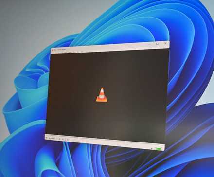 VLC Media Player open on Windows 11.