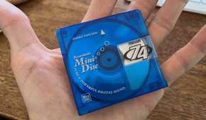 A Maxell MiniDisc.