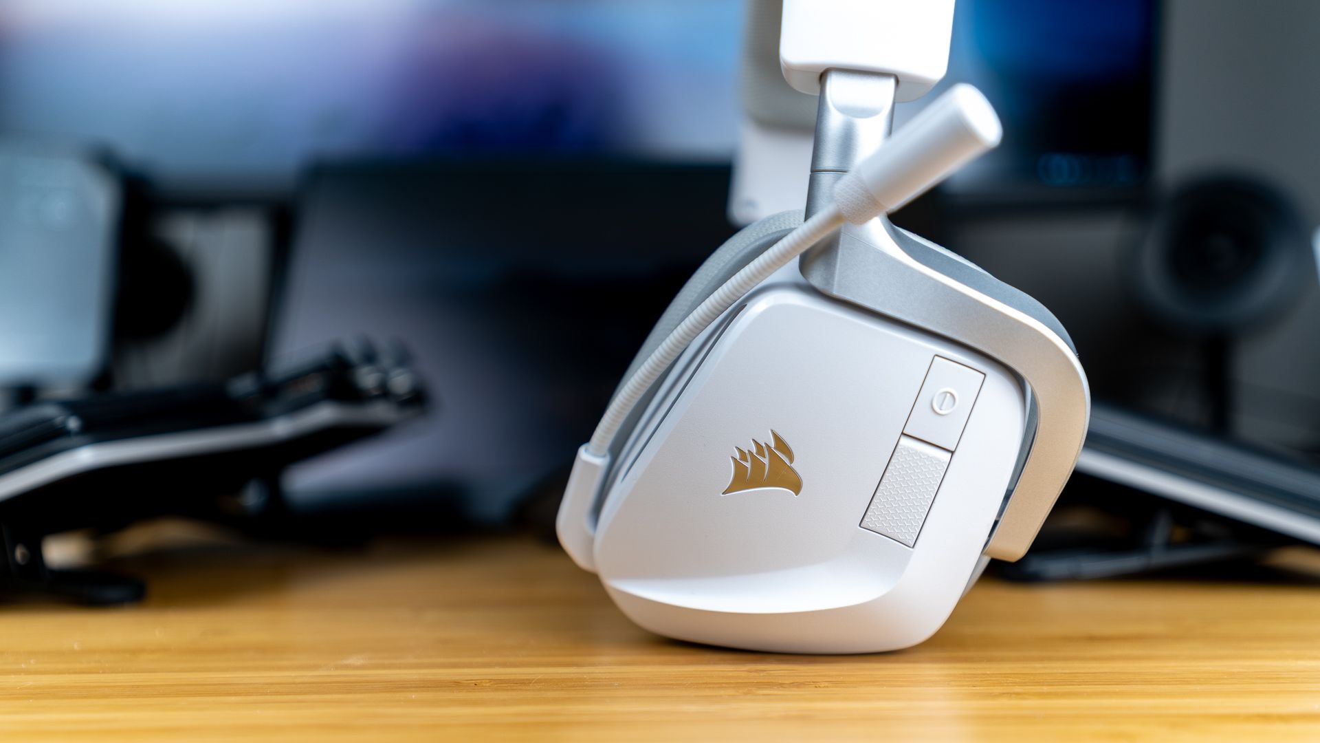 Corsair Void Wireless V2 Gaming Headset Review: A Great All-Rounder
