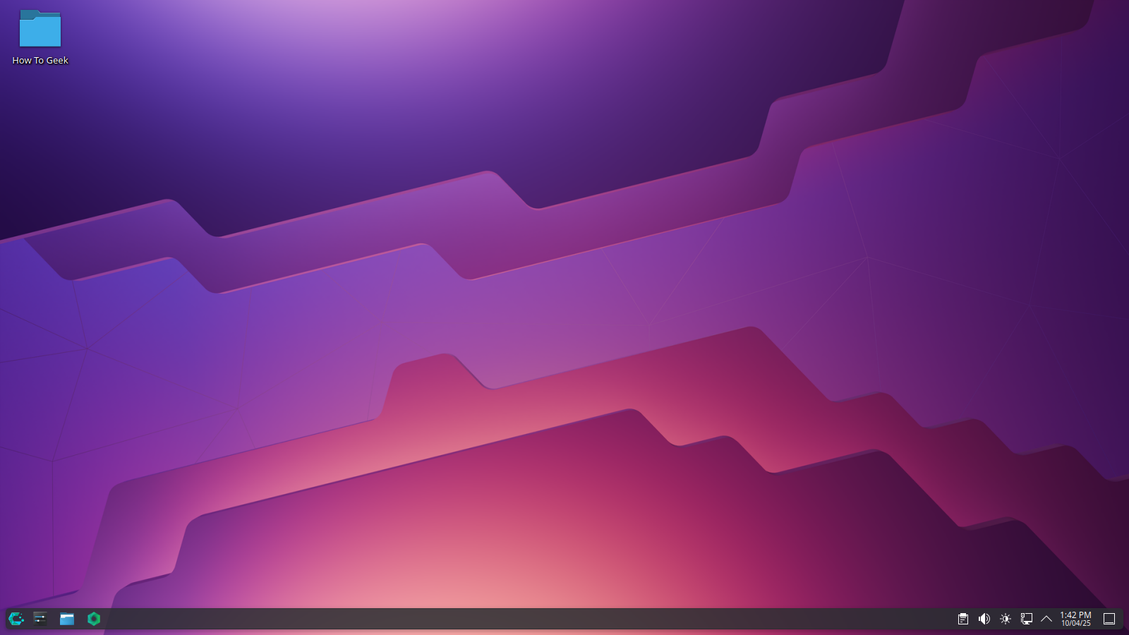 CachyOS desktop overview.