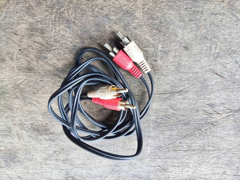 The History of RCA Cables (And Why They Have Those Colors)