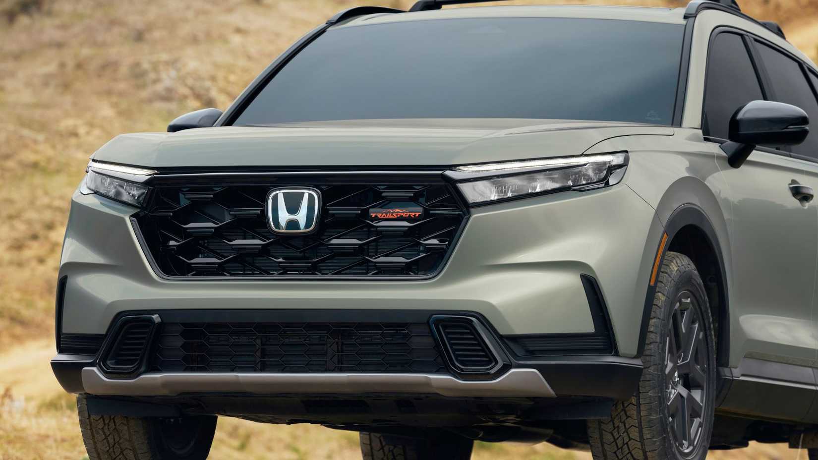 Close-up shot of the front end of the 2026 Honda CR-V TrailSport.