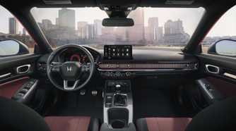 Interior shot of the dashboard in a 2025 Honda Civic Si