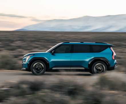 Side profile shot of a 2024 Kia EV9