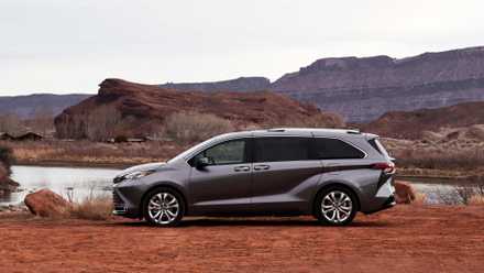 Side profile shot of a 2024 Toyota Sienna